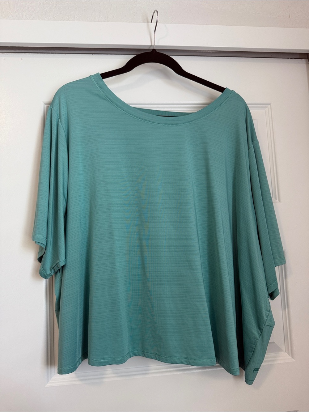 Fabletics Scoop-Neck Short Sleeve Top in Teal Blue-Green